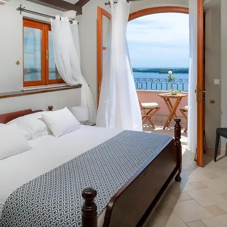 Hotel Hvar Boutique - Terra Rossa 3*