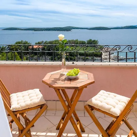 Hvar Boutique - Terra Rossa هفار