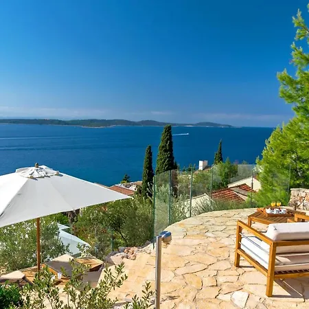 Hvar Boutique - Terra Rossa هفار