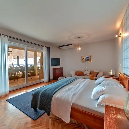 Hvar Boutique - Terra Rossa