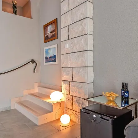 Hvar Boutique - Terra Rossa هفار