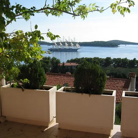 Hvar Boutique - Terra Rossa