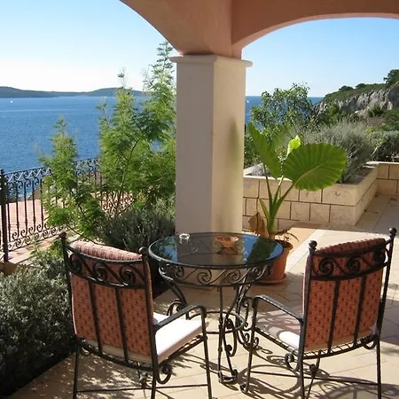 Hvar Boutique - Terra Rossa